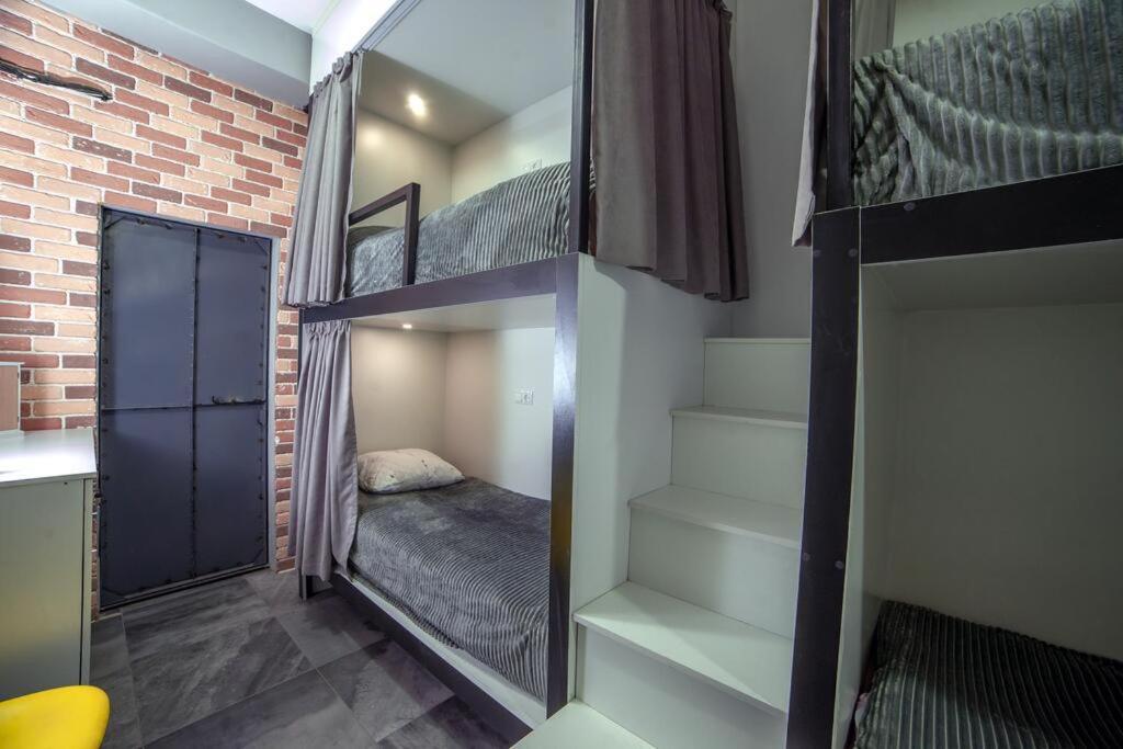 Loft Hostel Ґюмрі Екстер'єр фото
